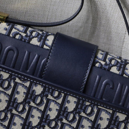 Dior 30 Montaigne Bag